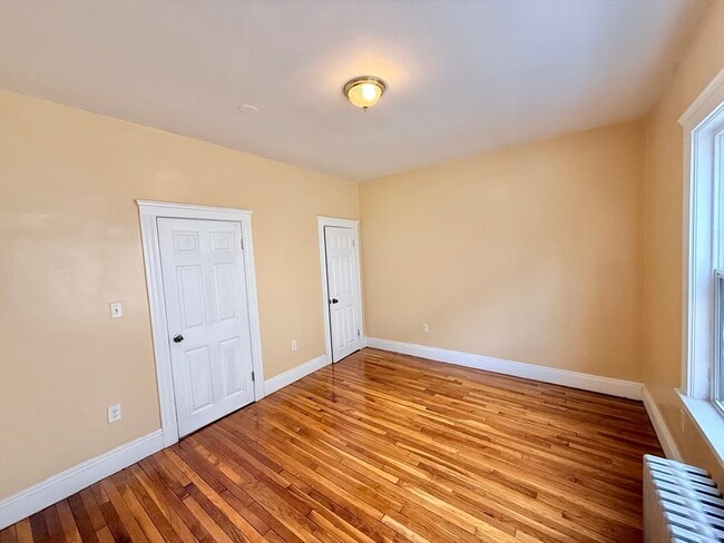 Building Photo - 6 Tennis Rd