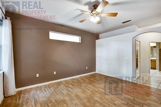 Building Photo - 8231 46th Ct E