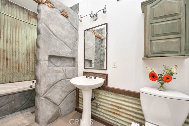 Building Photo - 20571 Sycamore Dr