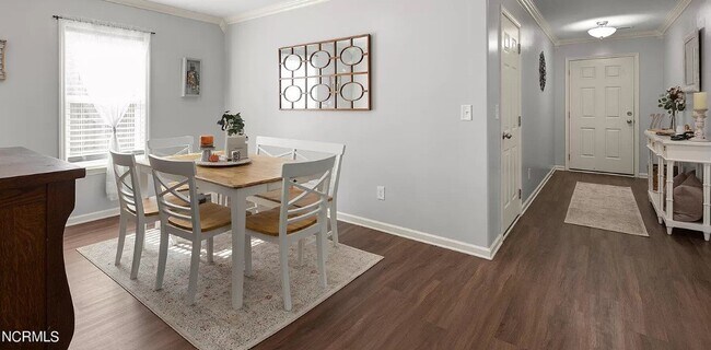 Building Photo - *** November Promotion -- Sign lease by No...