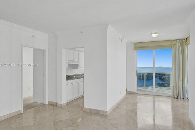 Building Photo - 4775 Collins Ave