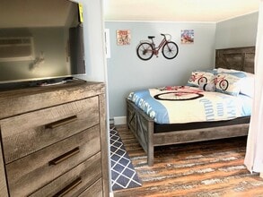 Building Photo - 800 S Westland Dr