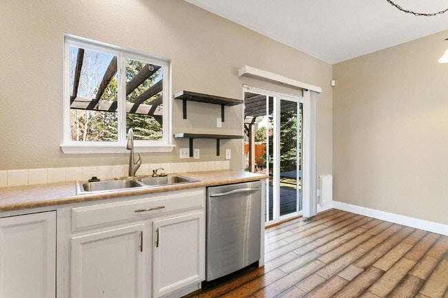 Building Photo - 5145 Stone Fence Dr