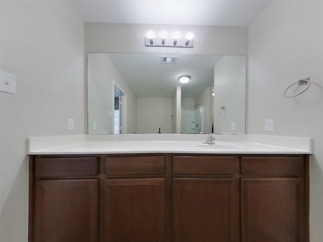 Building Photo - 2322 Oyster Bay Ave