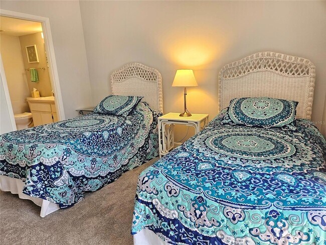 Building Photo - 1555 Tarpon Center Dr