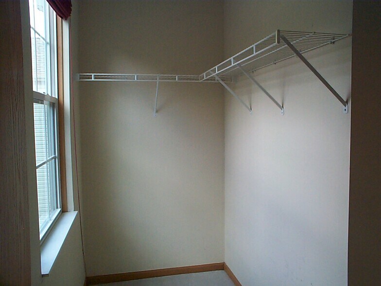 Bedroom 1 walk-in closet - 5775 Coldcreek Dr