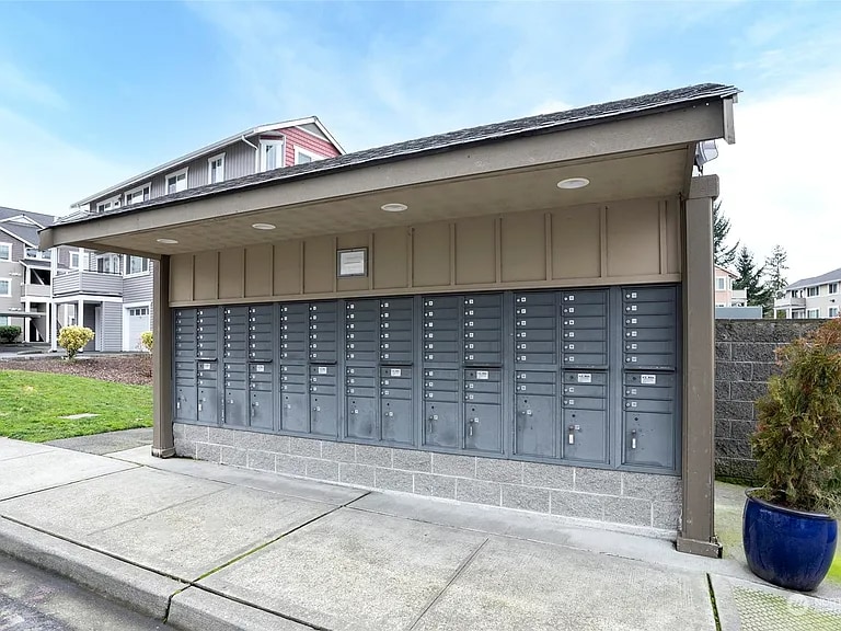 Building Photo - 13405 97th Ave E