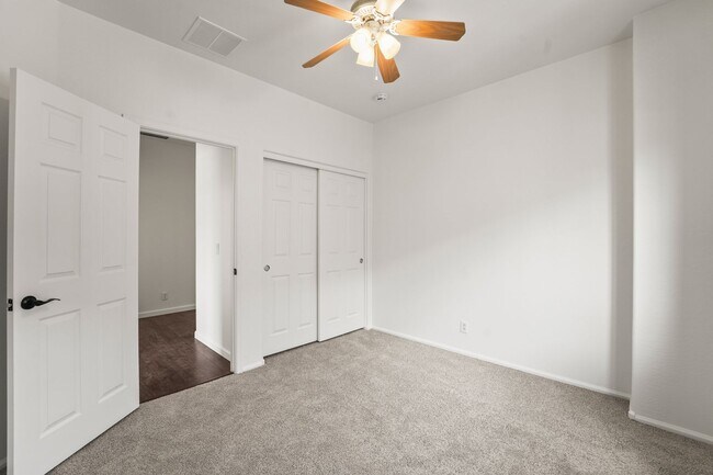 Building Photo - 734 W Fruit Tree Ln