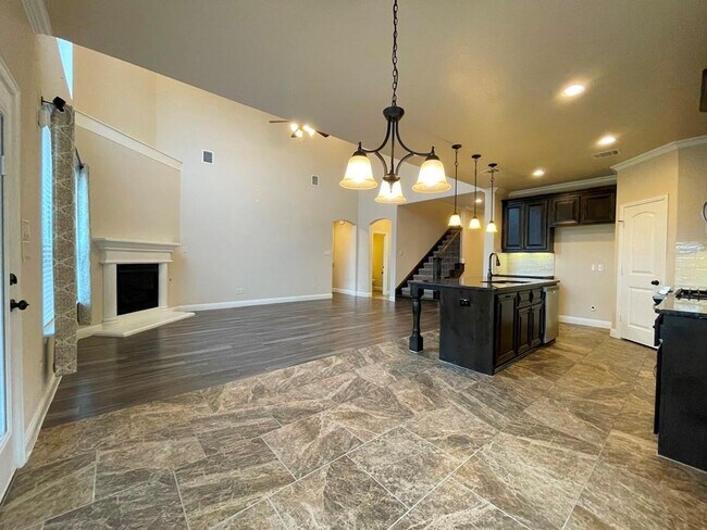 Building Photo - 433 Mistflower Springs Dr