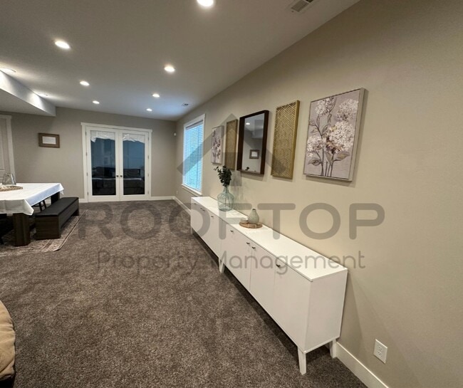 Building Photo - 555 N 750 E