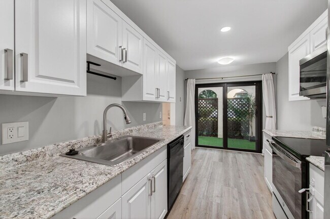 Building Photo - 21682 Cypress Rd