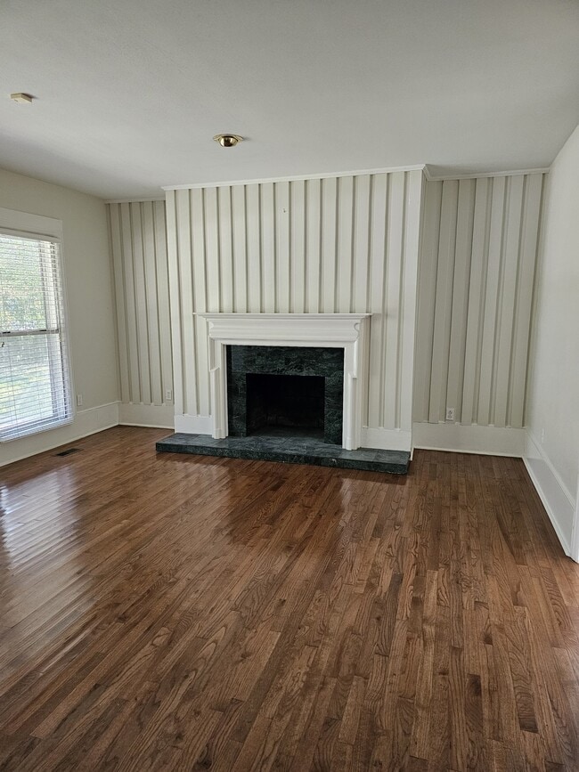 Building Photo - 1222 N Ridge Ave