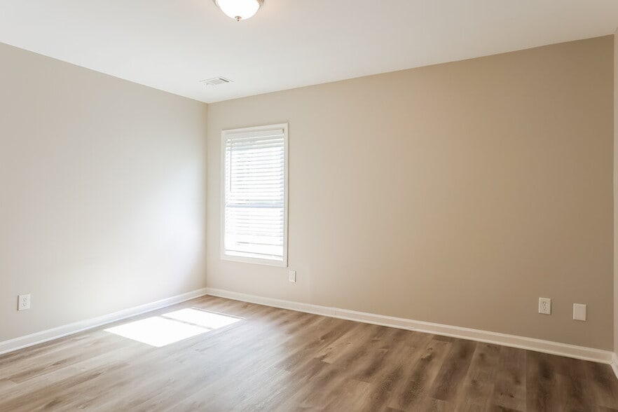 Building Photo - 370 Brannigan Ct