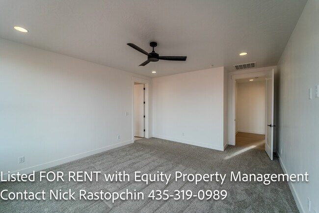 Building Photo - 3041 E 2220 S