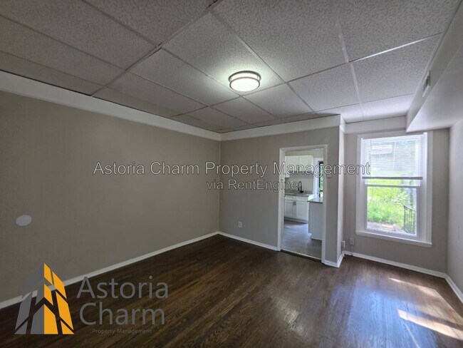 Building Photo - 1418 N Dukeland St