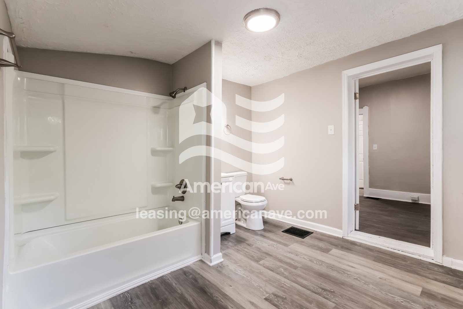 Building Photo - 2123 W Lee St