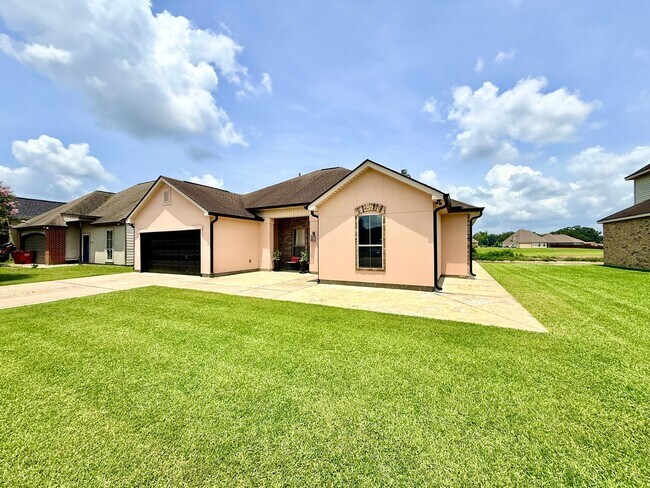 Building Photo - 39122 Bayou View Ave