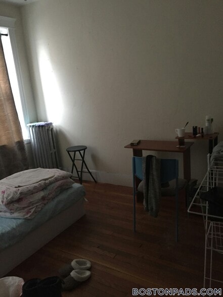 Building Photo - 204 Hemenway St