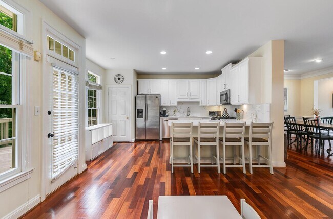 Building Photo - 11426 Summer House Ct