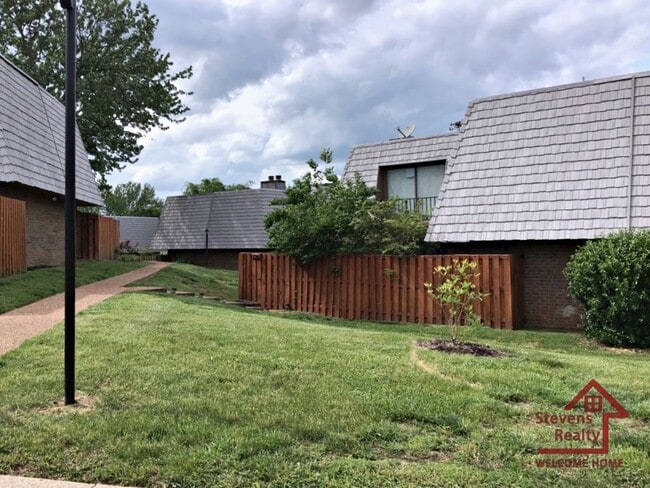 Building Photo - 136 Cedarwood Ln