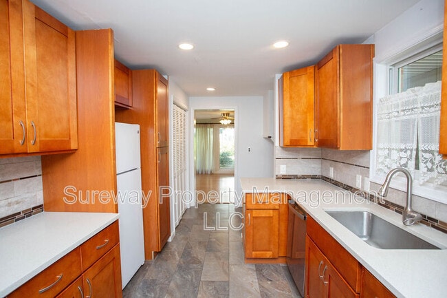 Building Photo - 104 Buckner Ave