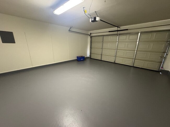 Building Photo - 200 off your move in before 10/15 ! Be Wow...