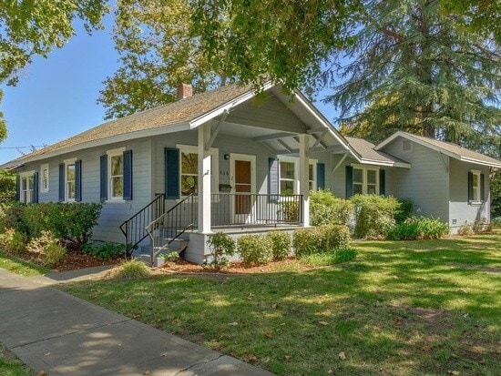 Building Photo - Charming Home next to Co-Op