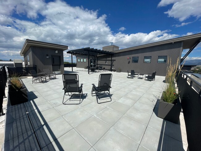 Building Photo - 605 N 7th Ave