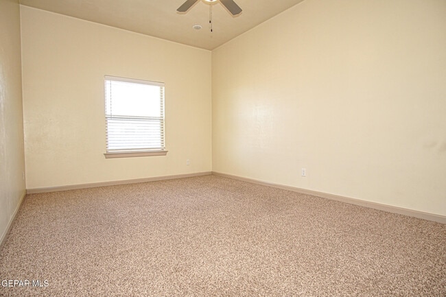 Building Photo - 7825 Enchanted View Dr