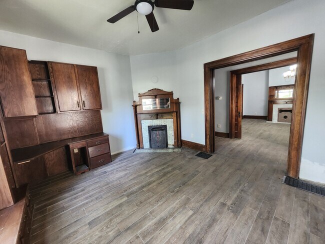Building Photo - 535 S Fountain Ave