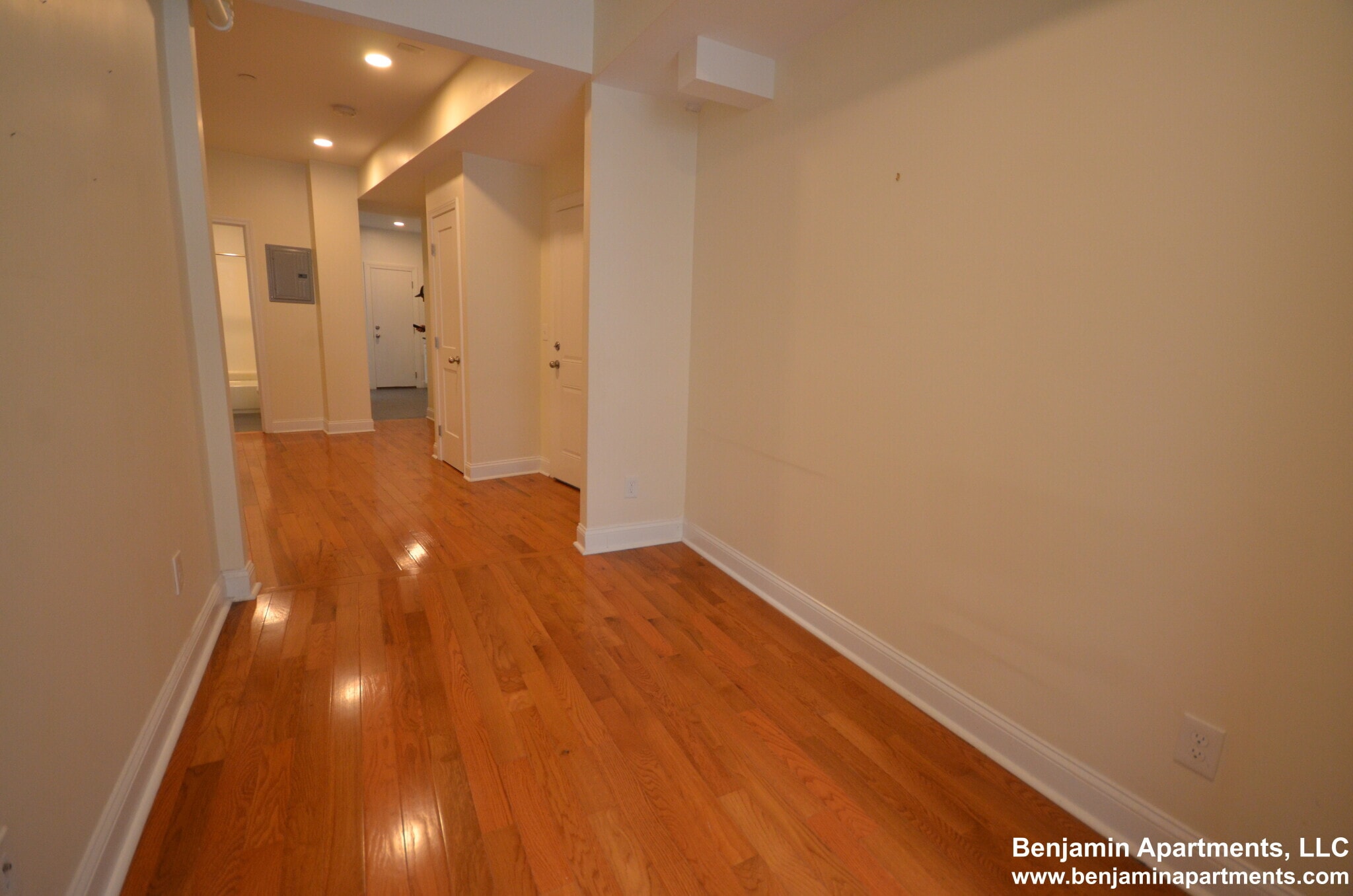 Building Photo - 123 Sutherland Rd