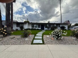 Building Photo - 9253 Petit Ave
