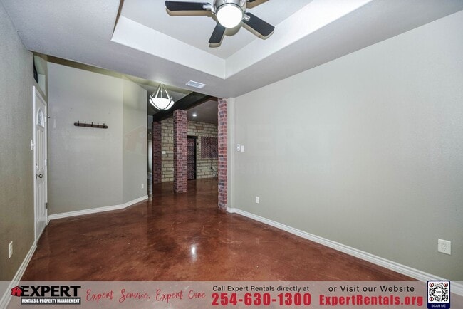 Building Photo - GORGEOUS 3 BEDROOM HOME WITH SOLAR PANELS!!