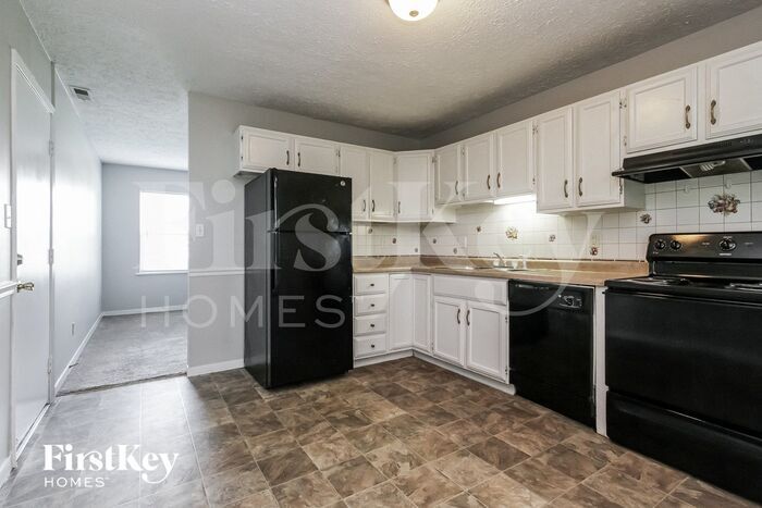 Building Photo - 5639 Dry Den Dr