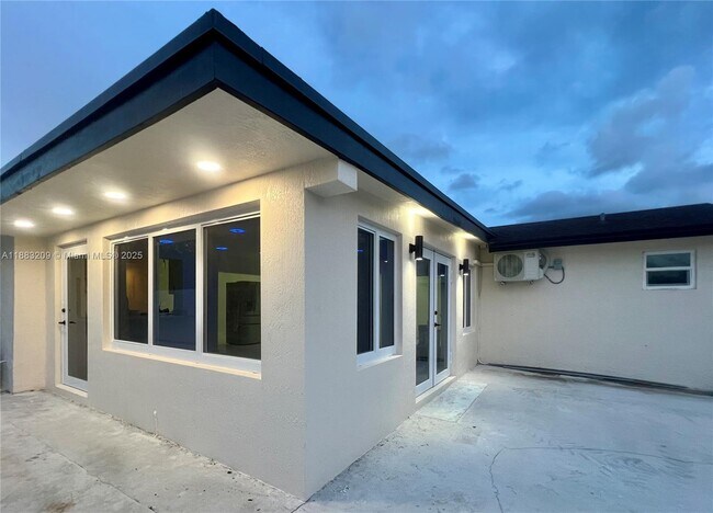 Building Photo - 20848 SW 118th Ave