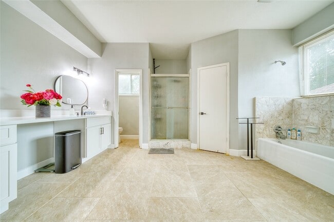 Building Photo - 7606 Portal Dr