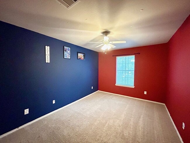 Building Photo - BEAUTIFUL 4 BR/2BTH HOUSE LOCATED IN CIBOLO AVAILABLE NOW!!