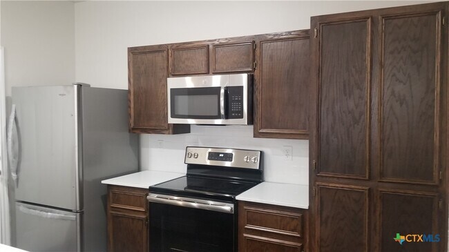 Building Photo - 202 Lowes Blvd
