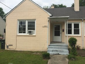 Building Photo - 1400- B Summit Ave