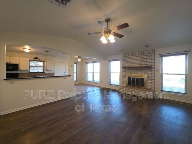 Building Photo - 304 McClendon Dr