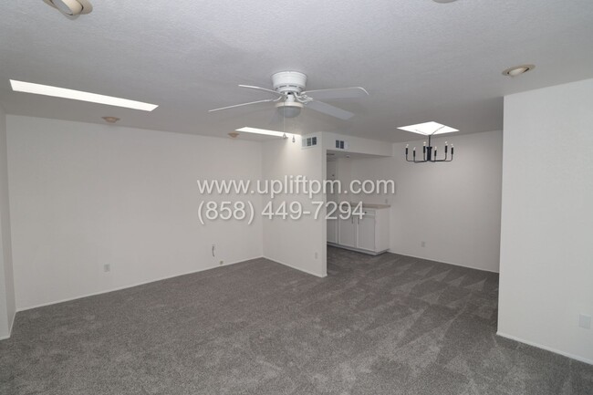 Building Photo - 1BR/1BA LA MESA w/ 2 Balconies near Lake M...