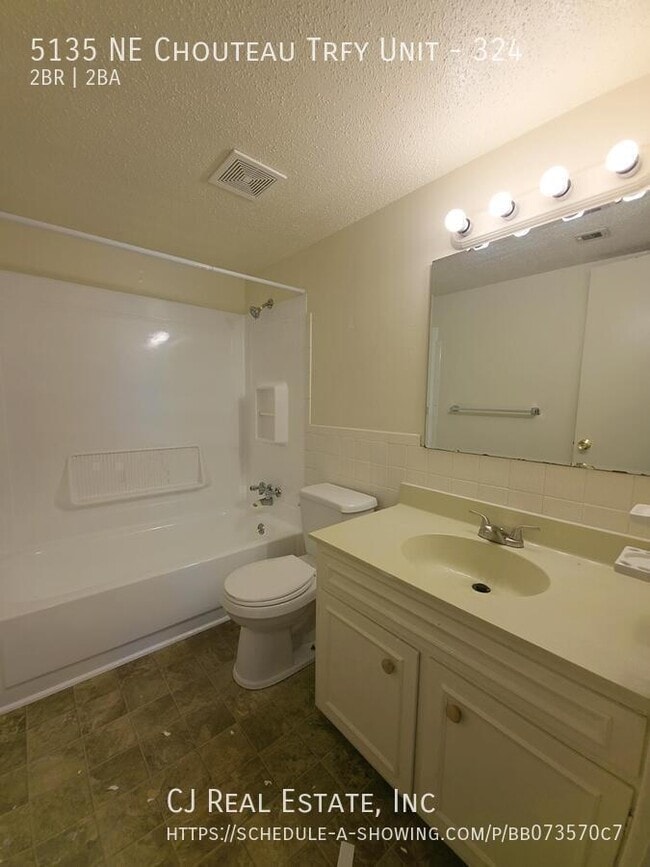 Building Photo - 5135 NE Chouteau Trafficway