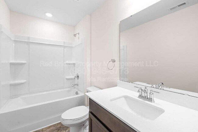 Building Photo - 229 Quinn Rd