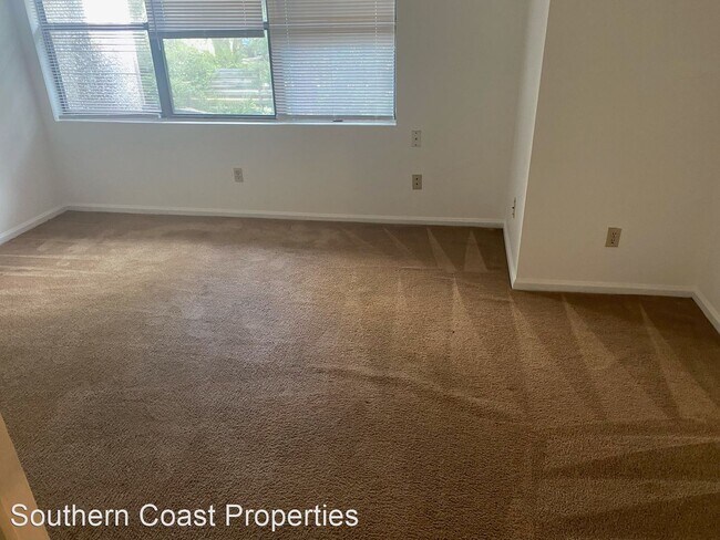 Building Photo - 2 br, 1 bath House - 140 Freedom Court Unit H