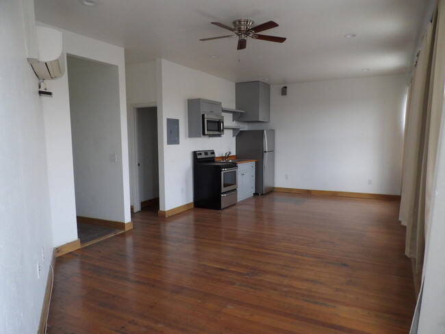 Building Photo - 801 N Piedras St