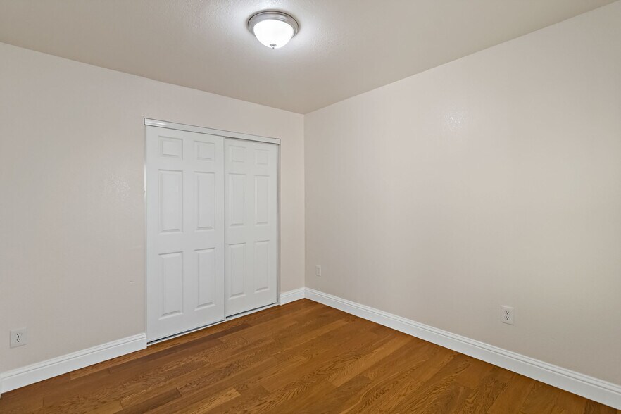 Building Photo - 2644 62nd Ave