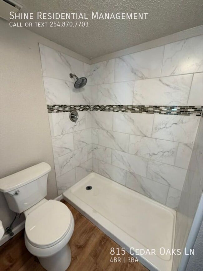 Building Photo - 815 Cedar Oaks Ln
