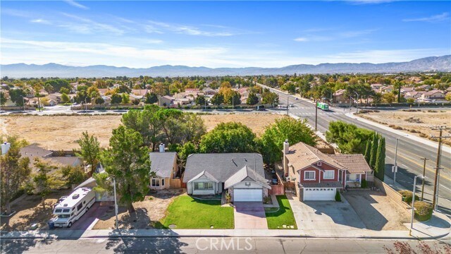 Building Photo - 1008 E Avenue J7