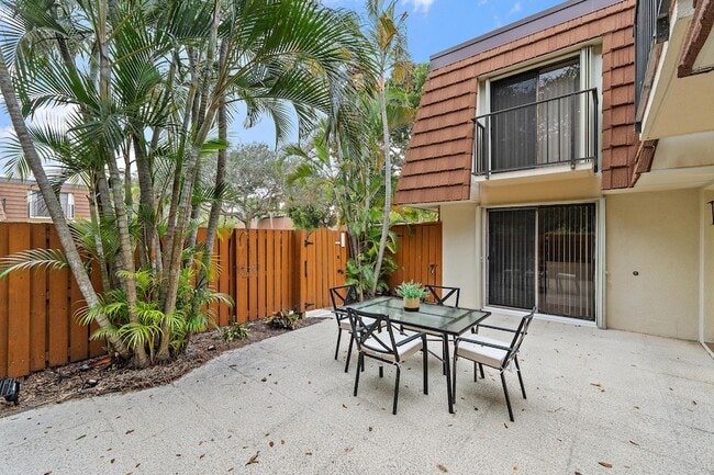 Building Photo - 3052 30th Ct