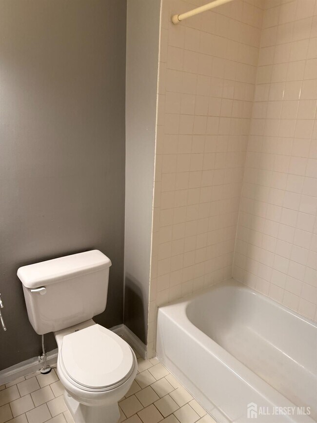 Building Photo - 343 Ventnor Ct